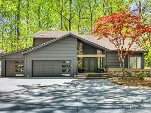 2 Whipporwill Ct, Lake Wylie, SC 29710