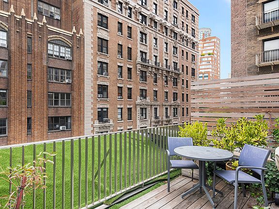 2nd image of 167 W 73rd St APT 9