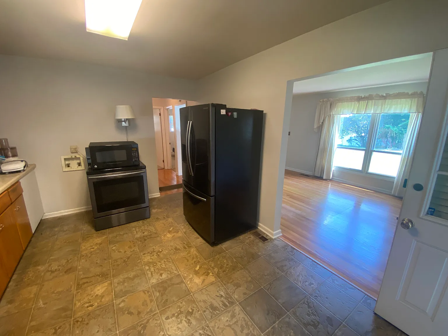 2 bed, 864 sqft, $1,750 — Photo 4