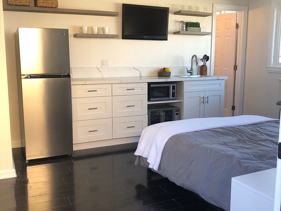 1st image of 2031 Falkner Pl