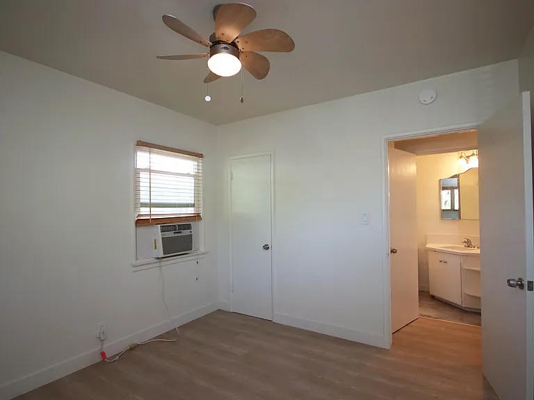 1245 Del Rey Ave — Photo 16
