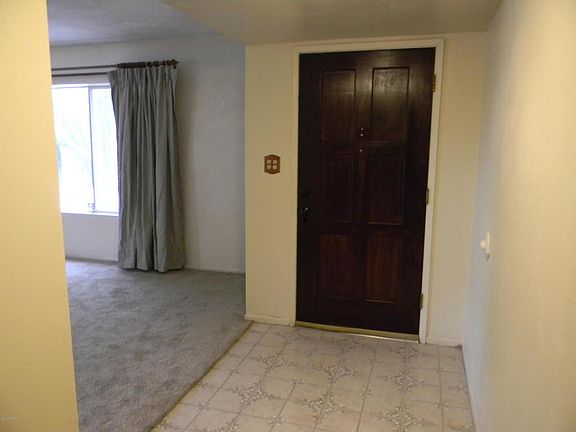 5th image of 716 S Mountvale Dr