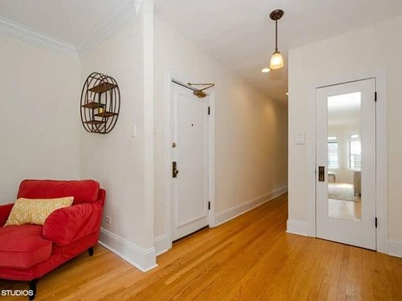 3rd image of 555 Hinman Ave APT A2