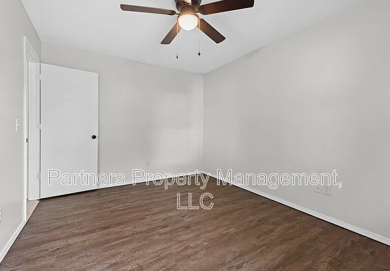 3520 W Olive St — Photo 17