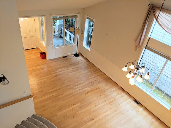 4th image of 13318 NE 92nd Way