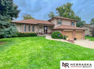 2015 S 138th St, Omaha, NE 68144