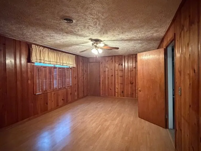 1701 Westside Dr — Photo 8