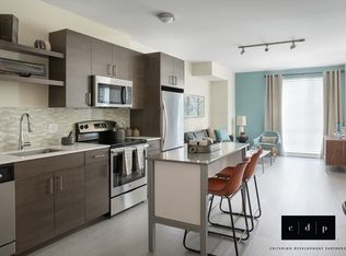 28 Carson St #1A, Boston, MA 02125