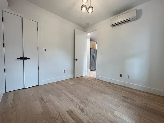 Rented by Pear NYC LLC | media 30