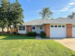 1012 & 1014 W Linden St, Rogers, AR 72756