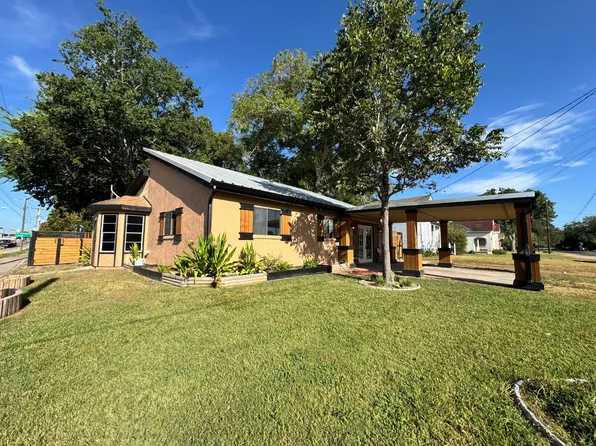 411 W Main St, Yorktown, TX 78164