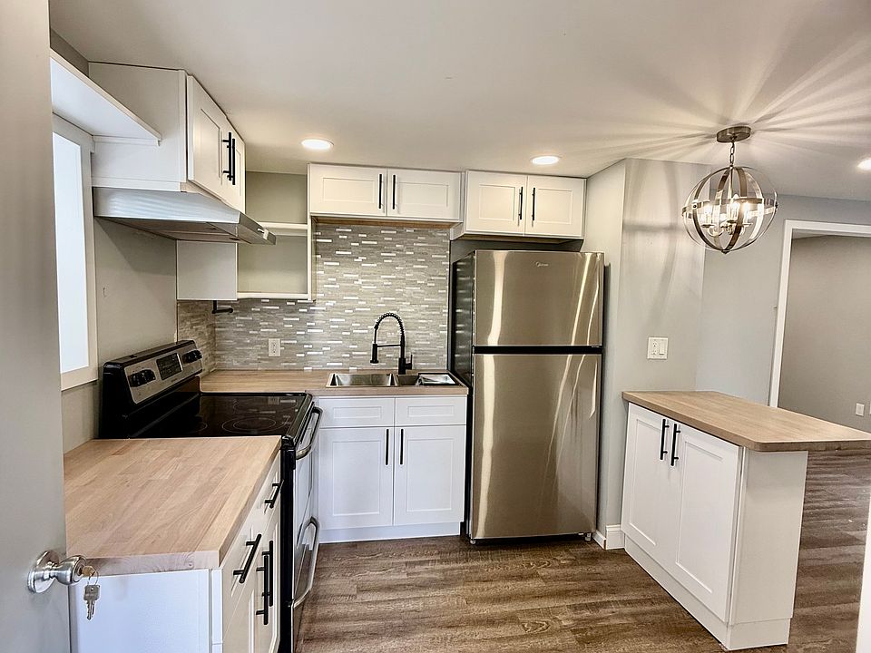 1st image of 185 N Grand Ave #1