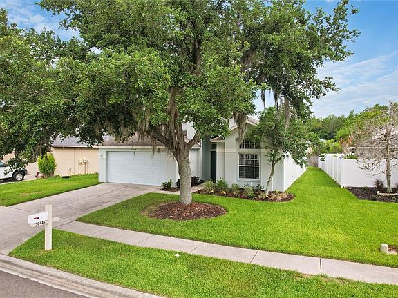 3rd image of 30446 Tremont Dr