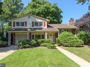 8906 Charles Augustine Dr, Alexandria, VA 22308