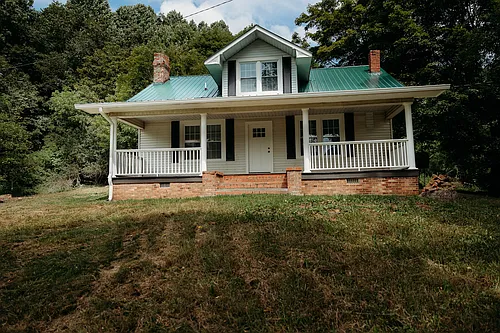 544 South Rd Photo 1