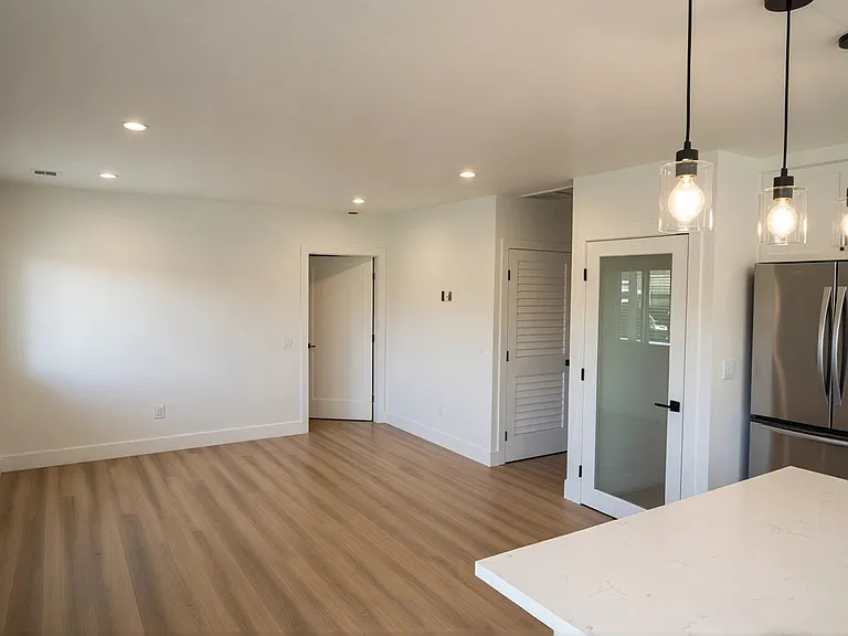 6002 Adenmoor Ave — Photo 4