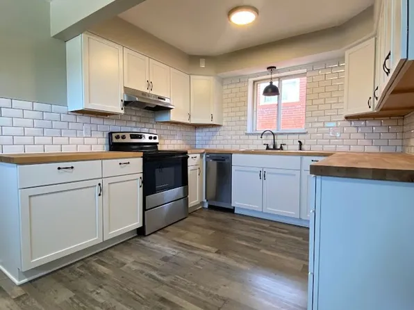 3501 Watson Rd, Saint Louis, MO 63139