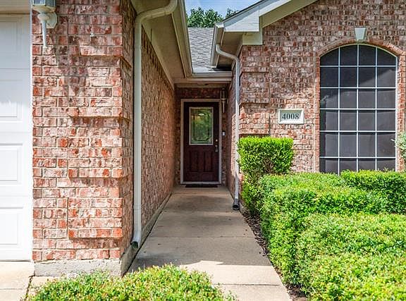 3rd image of 4008 Colorado Springs Dr