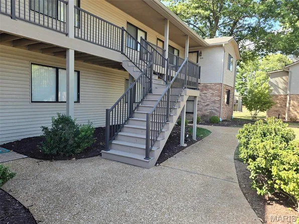 215 Eagle Rdg, O'Fallon, IL 62269