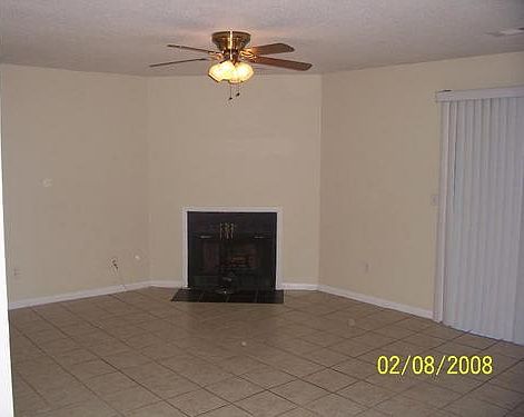 3rd image of 1001 Greencastle Dr