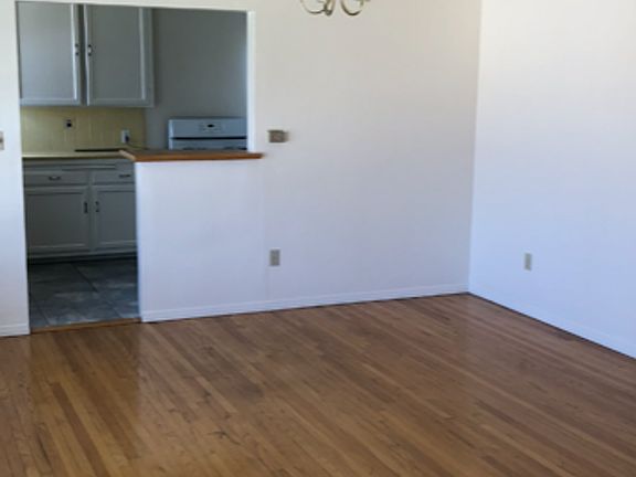 4th image of 4443 Maryland St