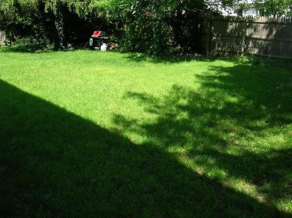 130 E 13th St, Huntington Station, NY 11746 – 1-bedroom rental in Huntington Station