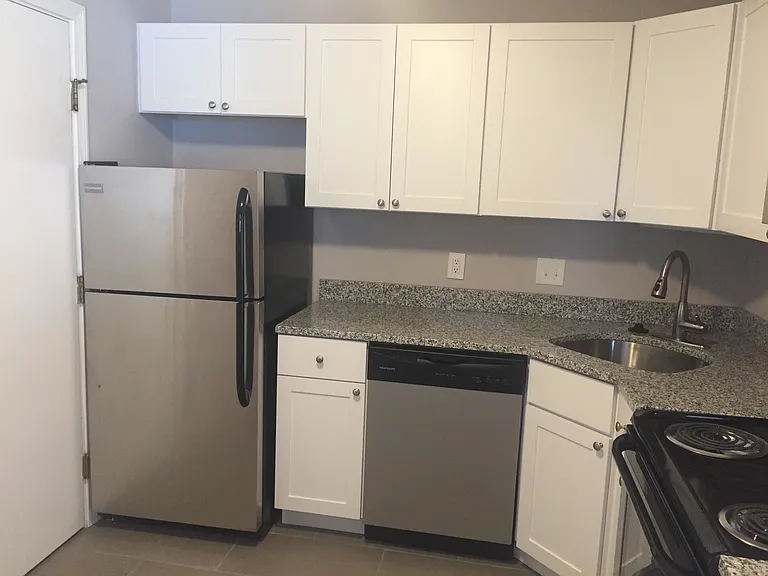 80 Locust Avenue — Photo 14