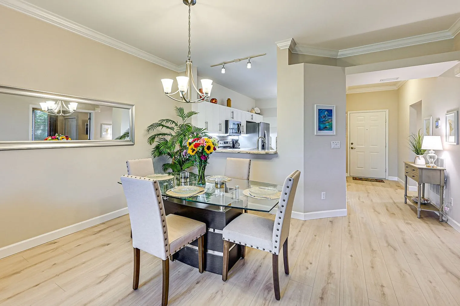 2 bed, 2.0 bath, 1431 sqft, $2,967 — Photo 4