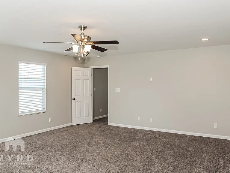3225 Lakeland Dr — Photo 12