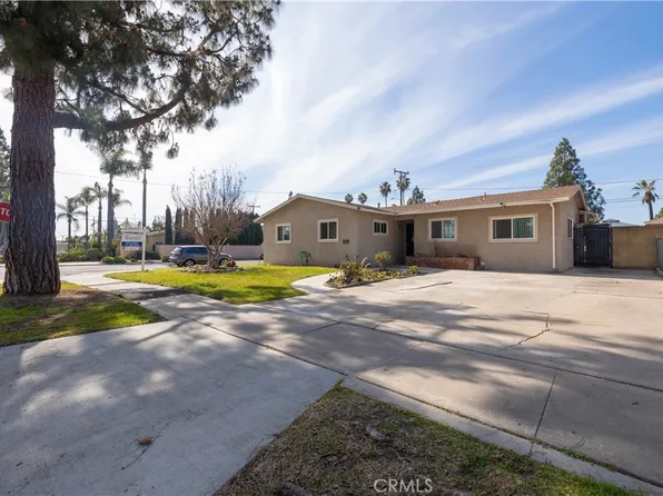 934 S Karen Ave, Santa Ana, CA 92704