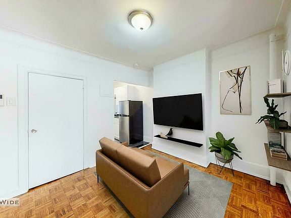 2nd image of 224 E 70th St APT 16