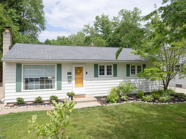 1044 Ellsworth Dr, Akron, OH 44313