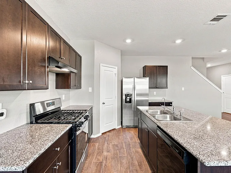 3319 Angus Xing — Photo 11