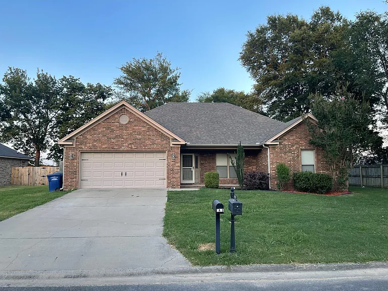 1460 Storie Dr — Photo 1