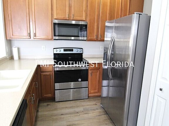 3rd image of 3475 Parkridge Cir #202