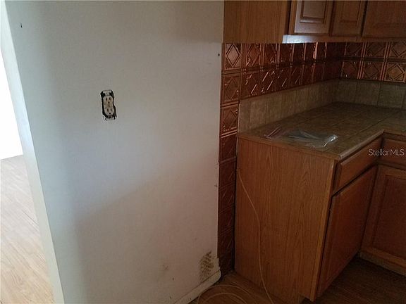4th image of 1506 SE 8th Dr