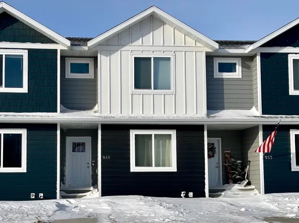 845 Thames Ct, Grand Forks, ND 58203