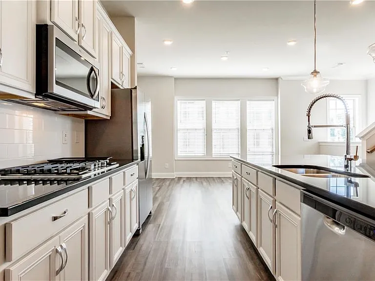 1662 Mountain Top Ln — Photo 10