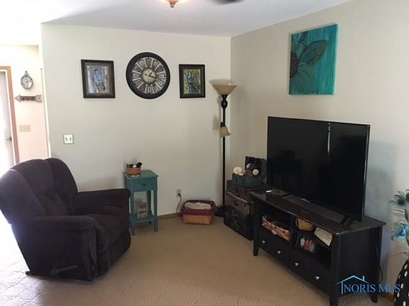 5th image of 310 W Arthur Dr