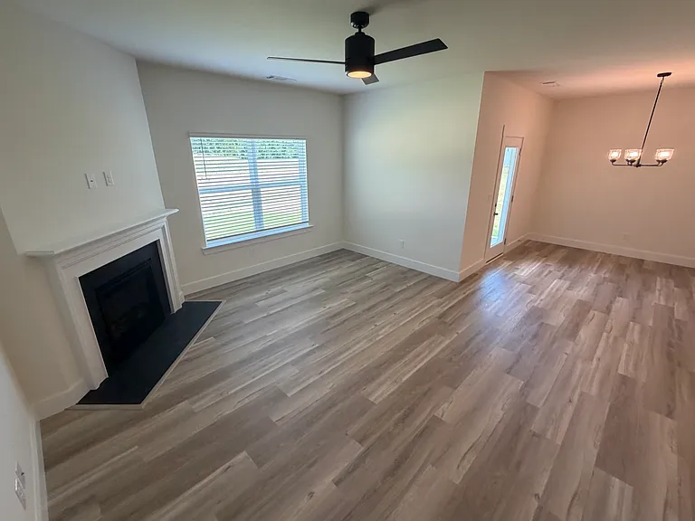 3796 Hawks Creek Dr — Photo 14