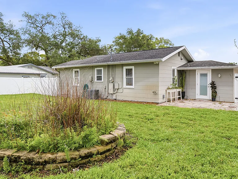 1307 Saint Andrews Dr — Photo 25