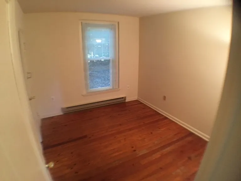 1912 Sulgrave Ave — Photo 13