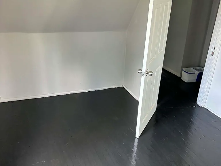 2324 S Saginaw St — Photo 7