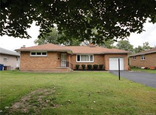 96 Thistle Lea, Amherst, NY 14221