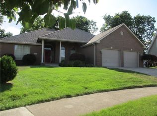 3504 Grant Ct, Columbus, IN 47203