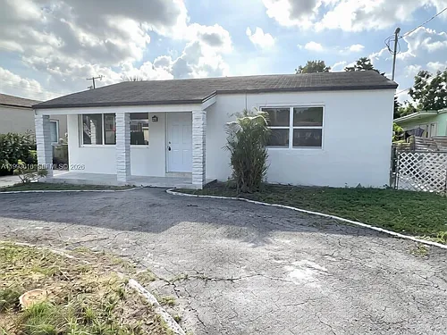 31 SW 67th Ct Photo 1