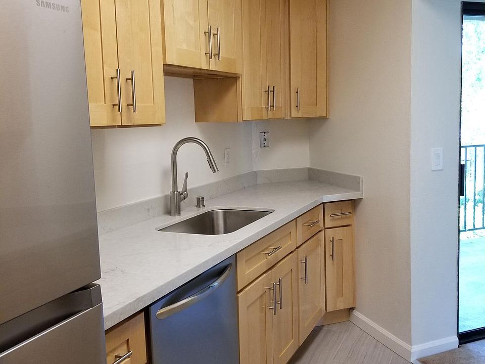 Completely renovated kitchen, beautiful maple cabinets and q