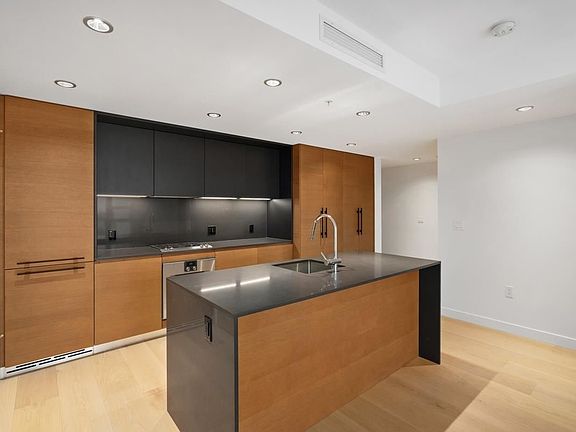 2nd image of 1289 Hornby St #3210