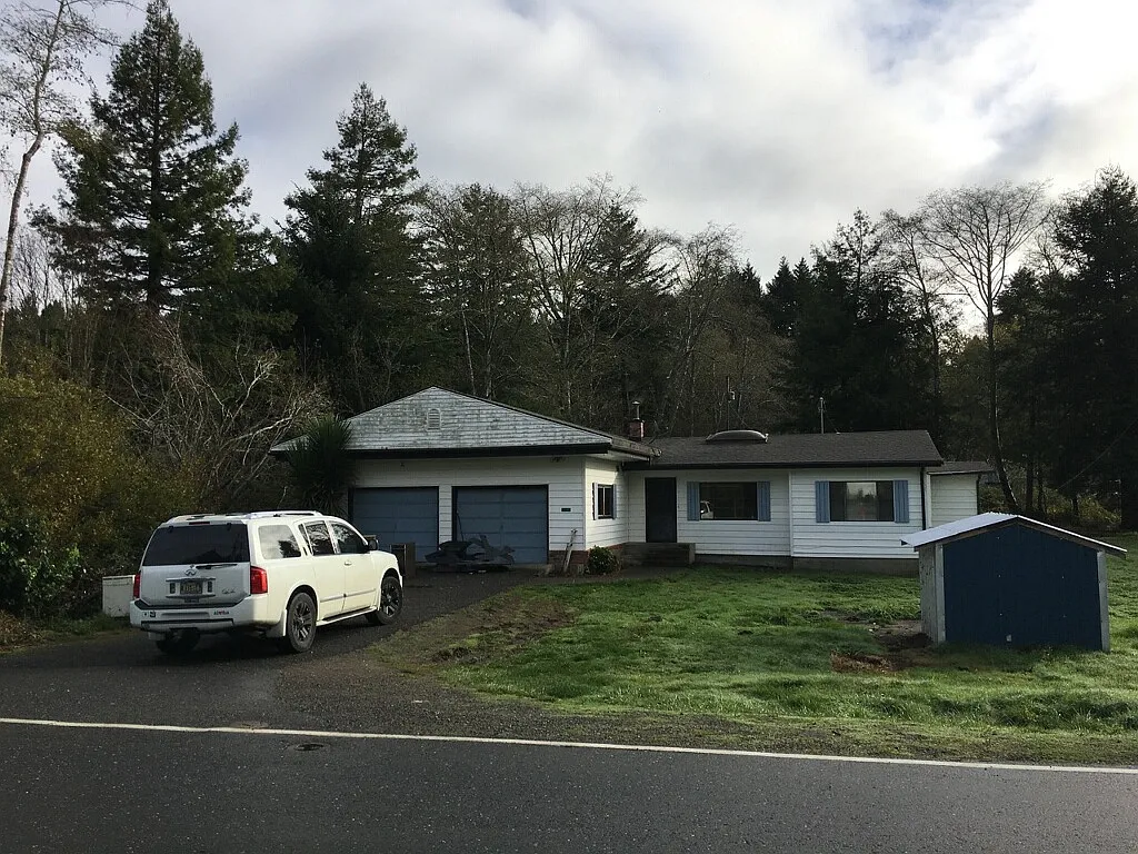 16941 Parkview Dr photo 1