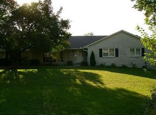 72 Hampton Grove Dr, Berkeley Springs, WV 25411